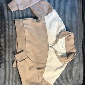 Abercrombie & Fitch Soft A&F Max Essentials Half Zip Cropped sweatshirt